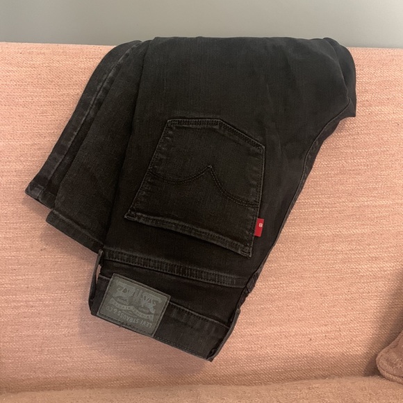 Levi jeans - Picture 2 of 3